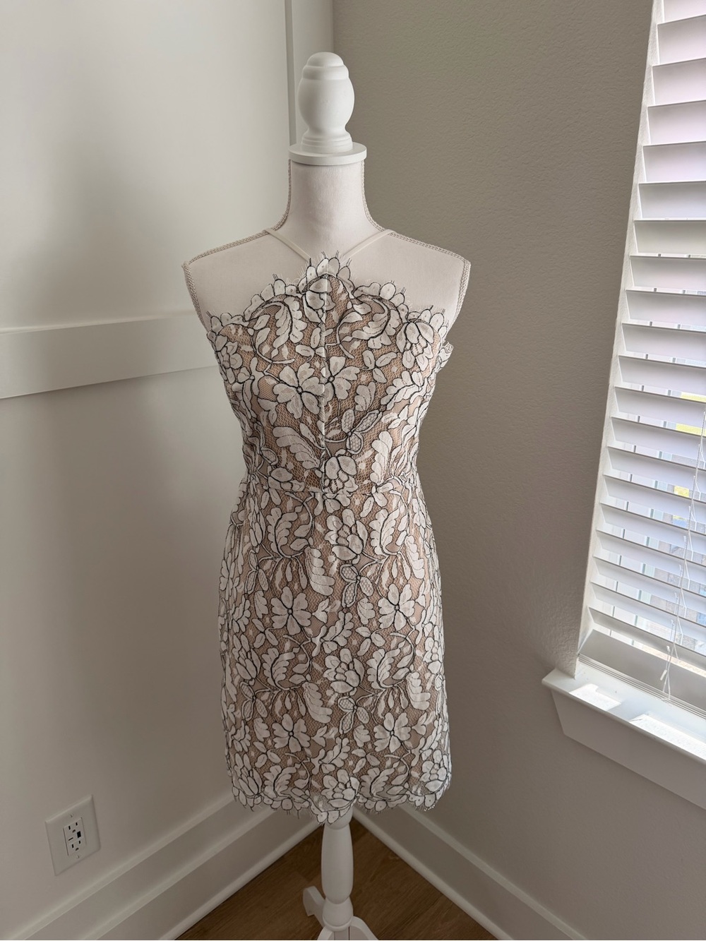 Lulus White Floral Lace Illusion Neck Cocktail Dress Size Medium